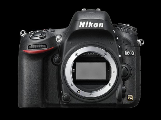 NIKON D600