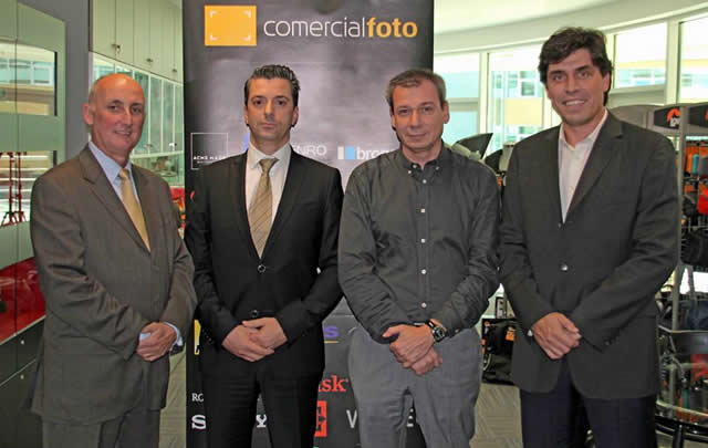 Sr. José Silva e João Pinto, Sócios da Comercialfoto e os Sr. Nuno Parreira e Rui Machado da SAMSUNG